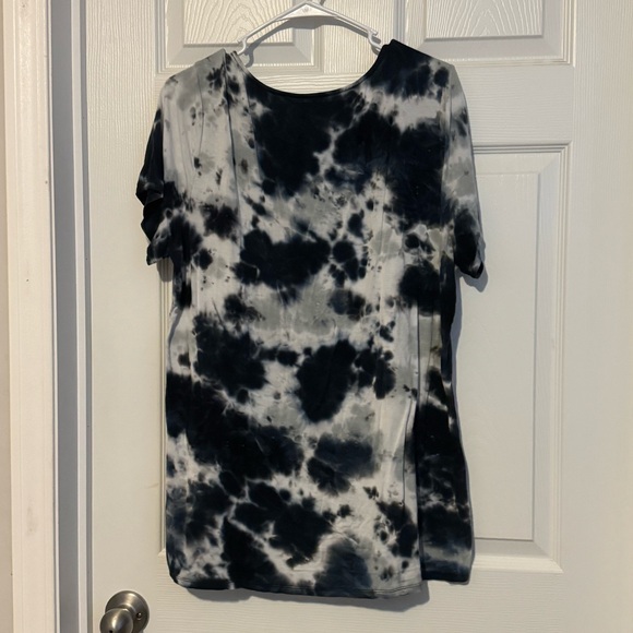 Torrid Blouse Women 1x Grey Tie Dye Strappy Tee V Neck Short Sleeve Casuals - Picture 3 of 3